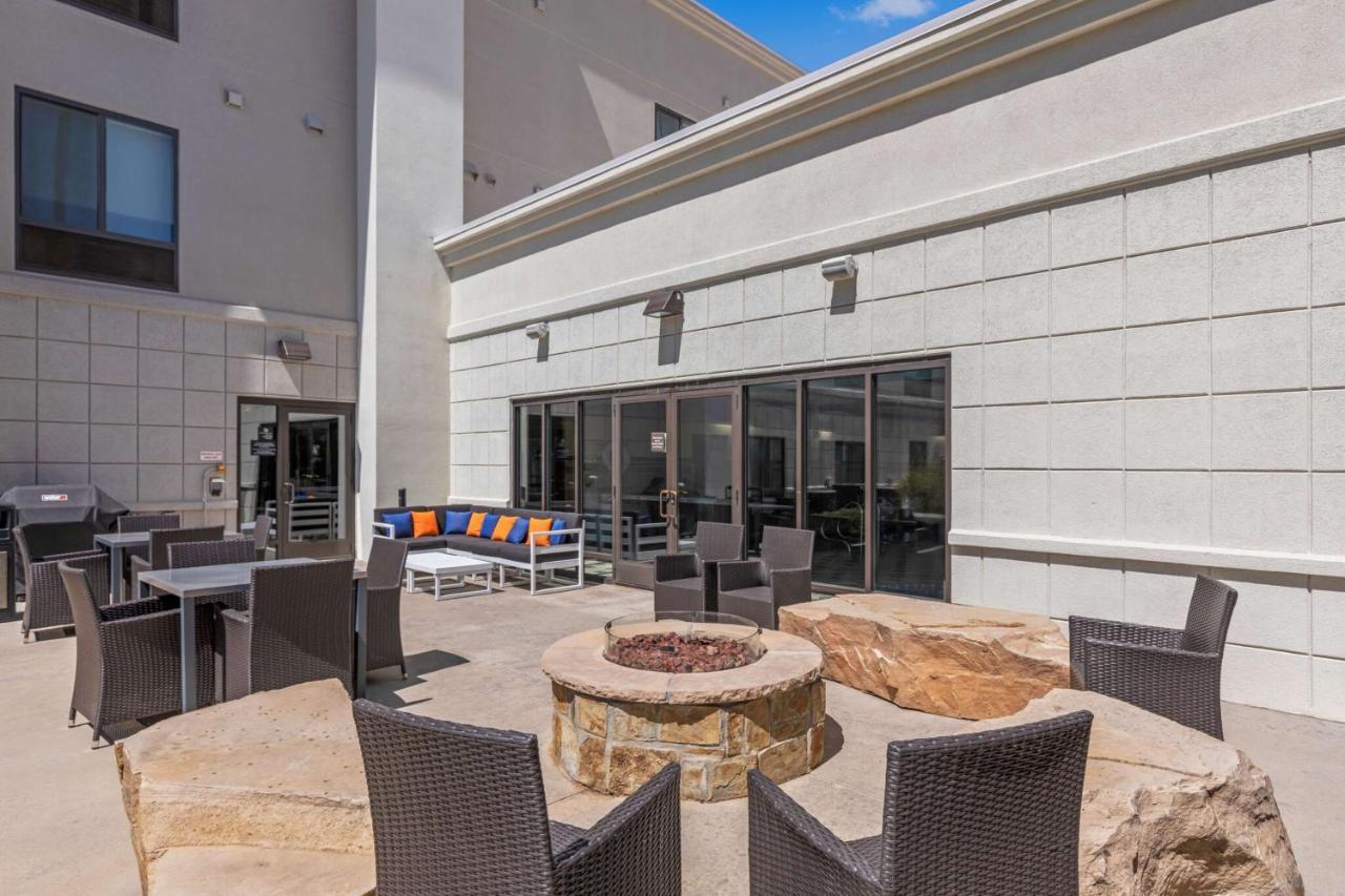 Hampton Inn & Suites Greeley Esterno foto